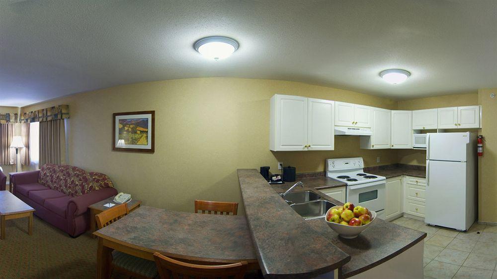 Best Western Plus Osoyoos Hotel & Suites Buitenkant foto