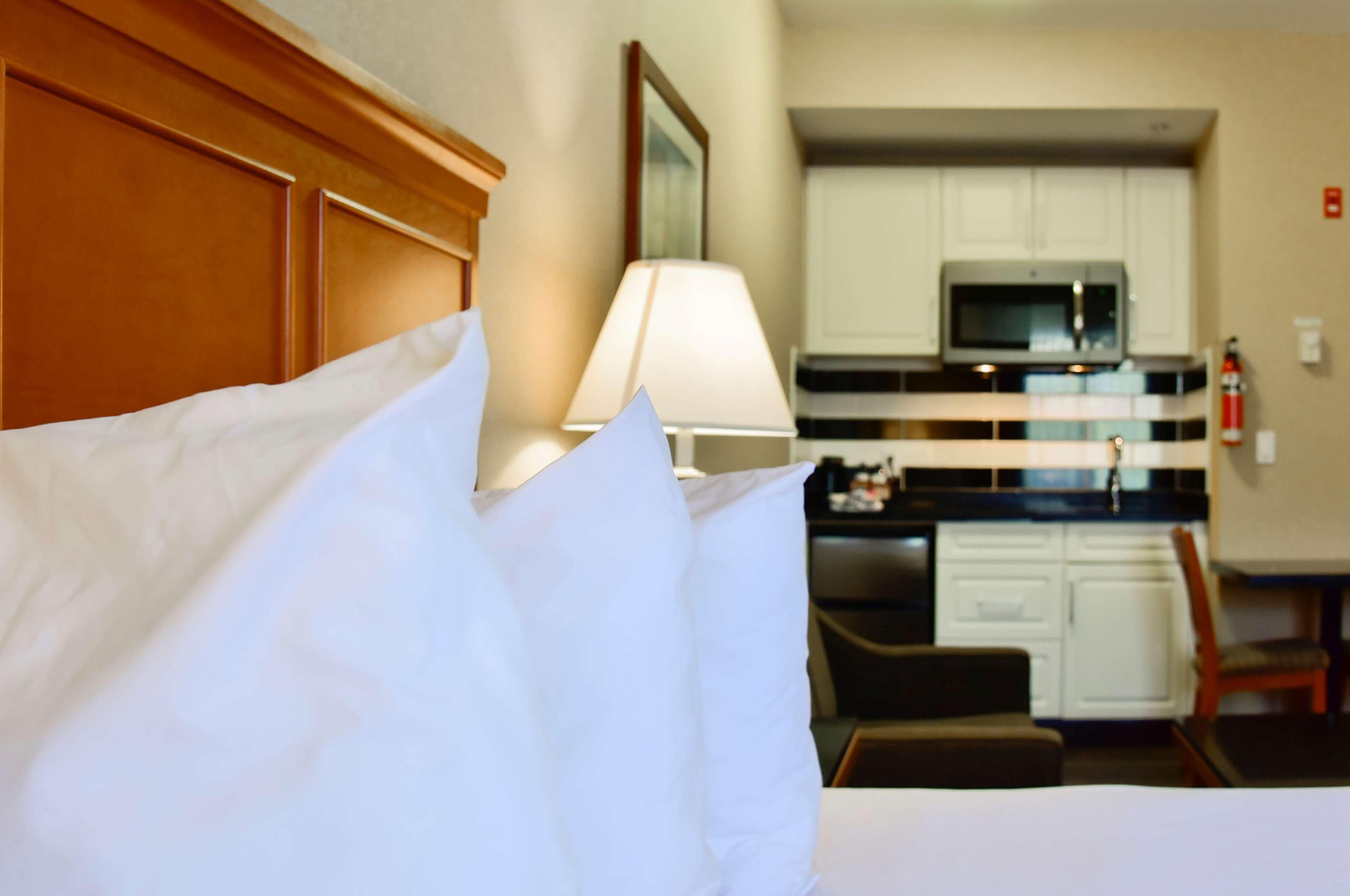 Best Western Plus Osoyoos Hotel & Suites Buitenkant foto