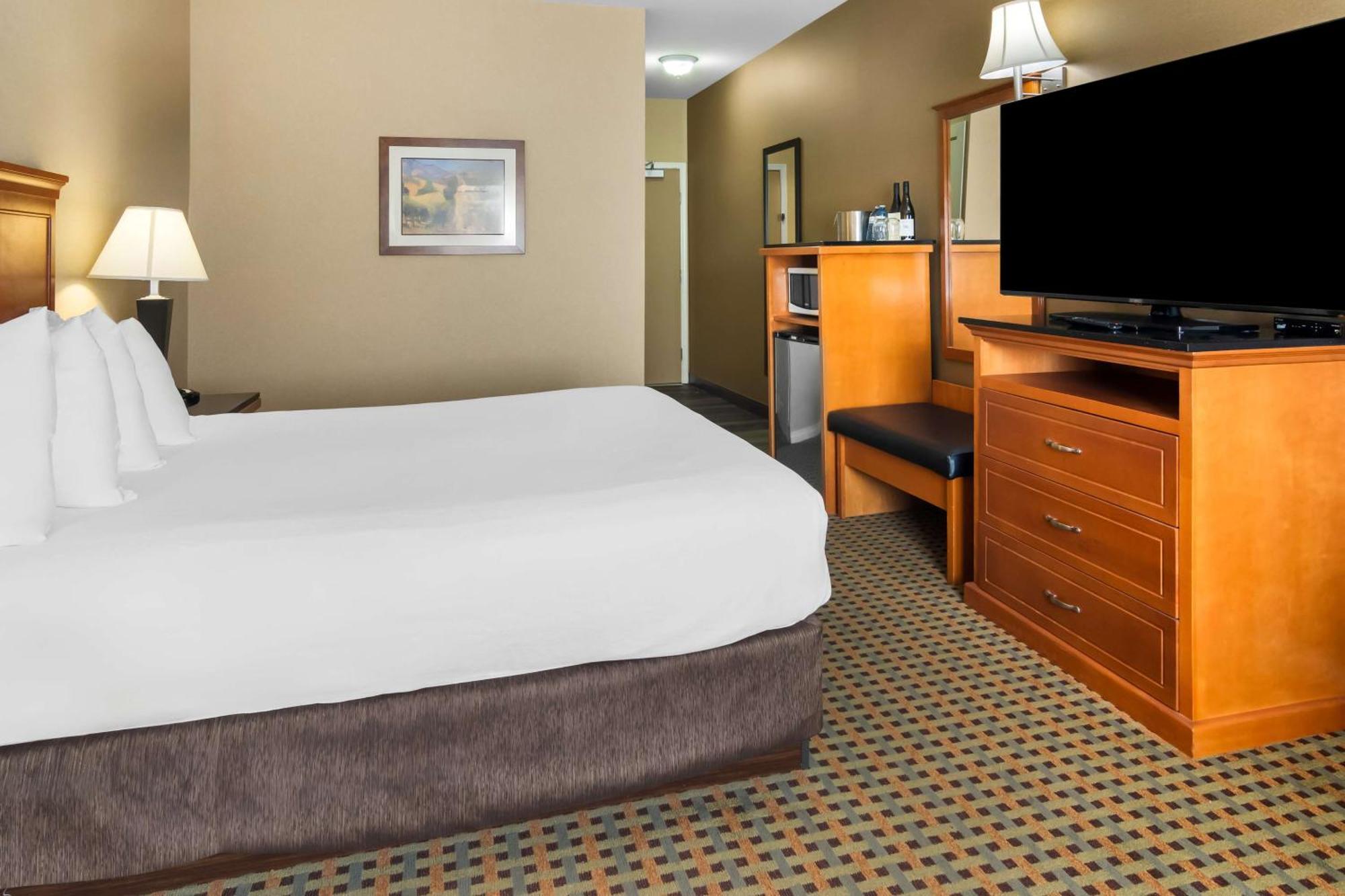 Best Western Plus Osoyoos Hotel & Suites Buitenkant foto