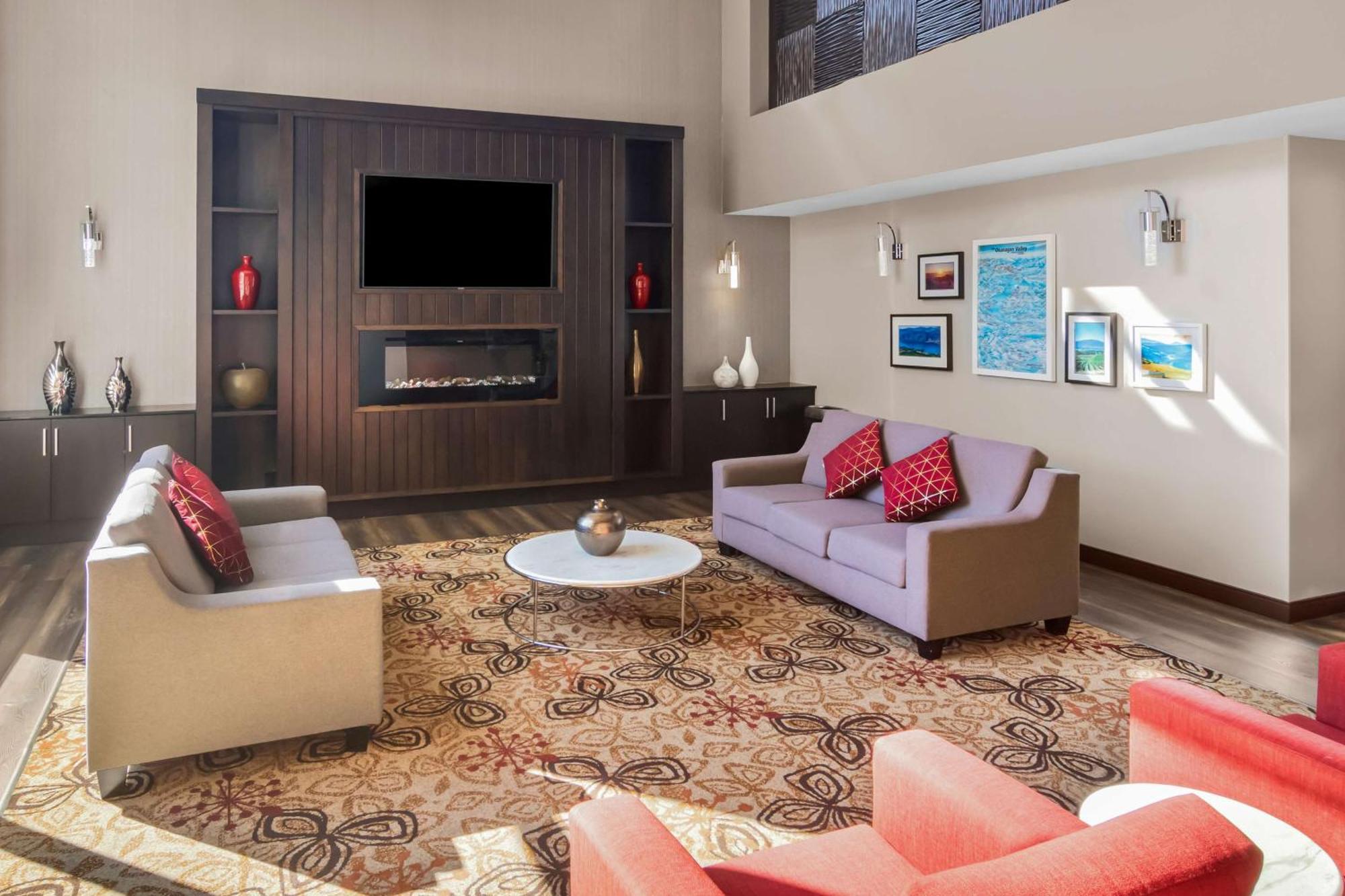Best Western Plus Osoyoos Hotel & Suites Buitenkant foto