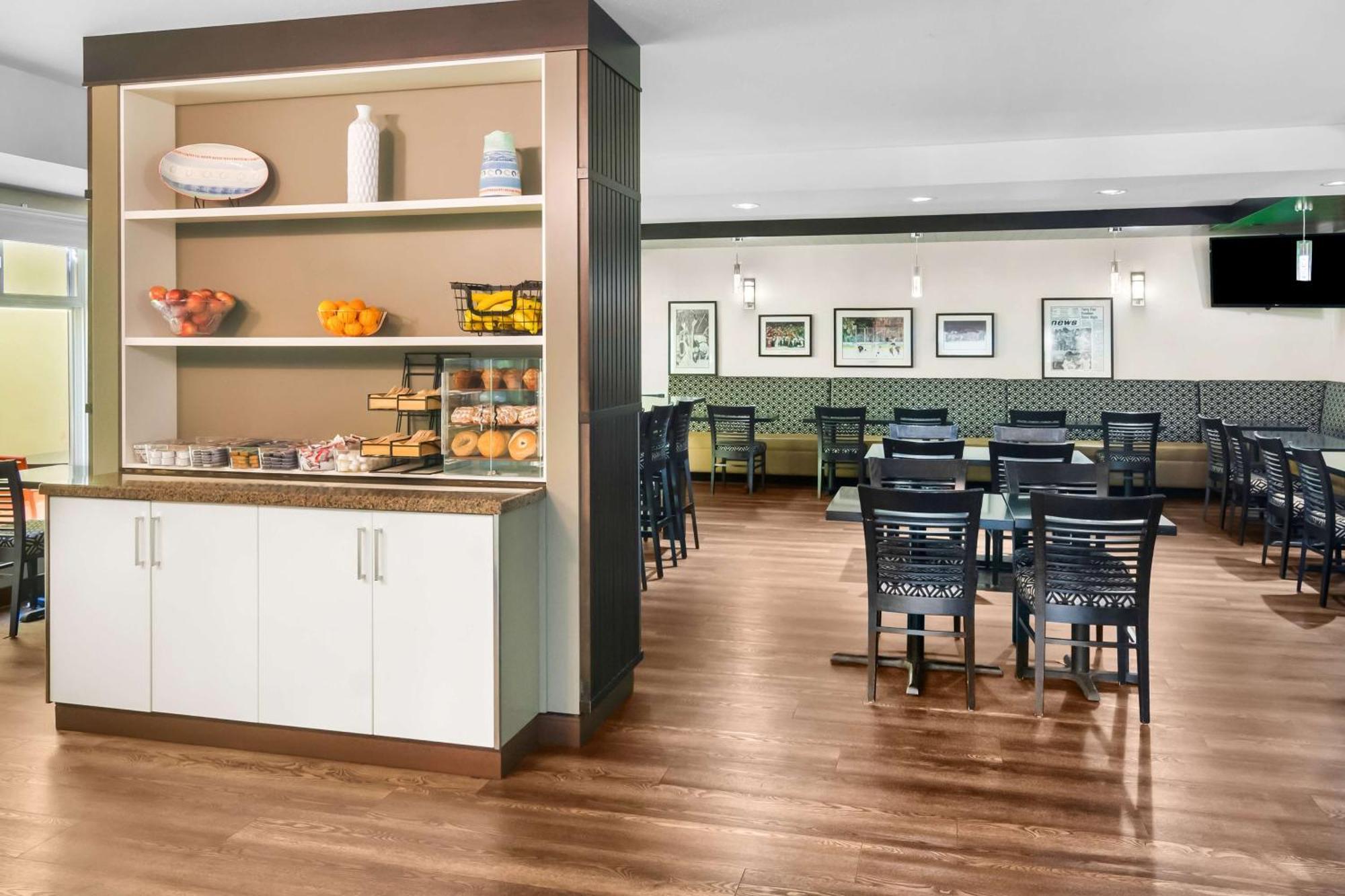 Best Western Plus Osoyoos Hotel & Suites Buitenkant foto