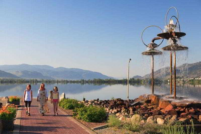 Best Western Plus Osoyoos Hotel & Suites Buitenkant foto